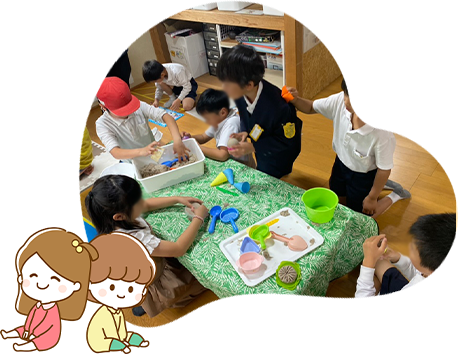 ねんど遊びする子ども01